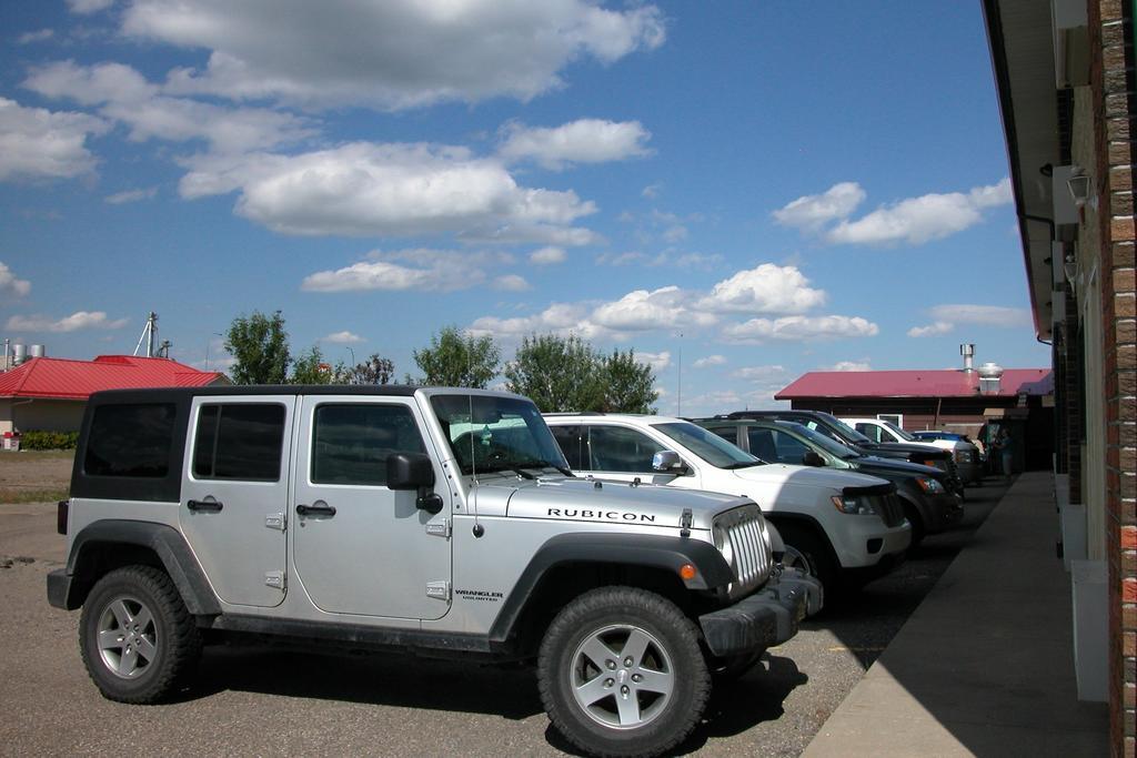 Best Seven Inn Claresholm Exterior photo