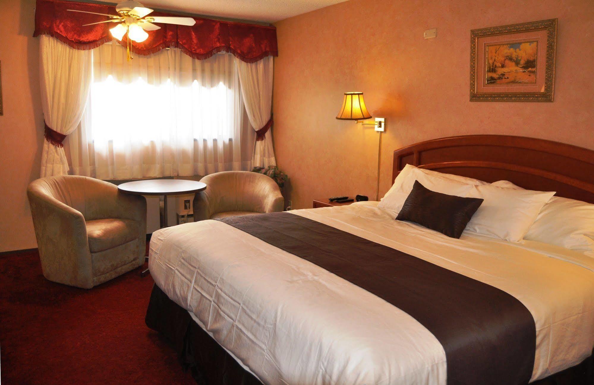Best Seven Inn Claresholm Exterior photo